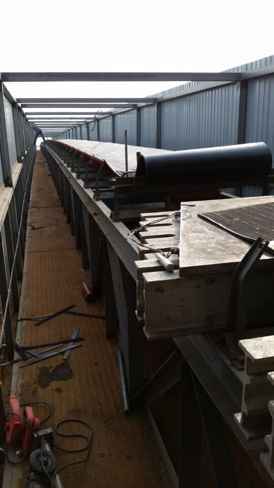 现场输送带维修